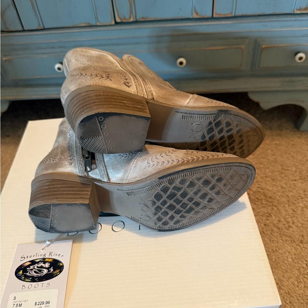 New Sterling River taupe Embroidered  Ankle Booties 7.5 $229 Anthropologie - Picture 2 of 11
